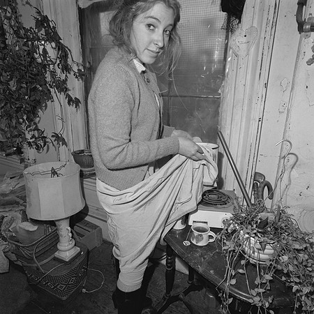 Francesca Woodman in her studio-08, 1976